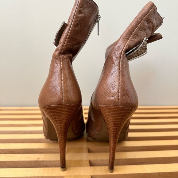 Michael Kors peep toe booties - Picture 2 of 5